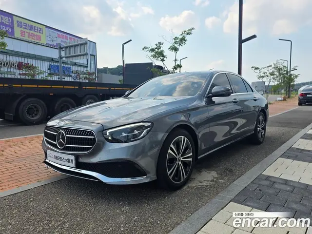Mercedes-Benz E-Class 2021 2.0 автомат (гидро), миниатюра 4 Mercedes-Benz E-Class 2021 2.0 автомат (гидро), миниатюра 4