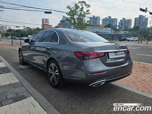 Mercedes-Benz E-Class 2021 2.0 автомат (гидро), миниатюра 5 Mercedes-Benz E-Class 2021 2.0 автомат (гидро), миниатюра 5