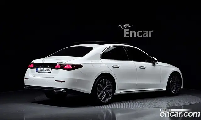 Mercedes-Benz E-Class 2024 2.0 автомат (гидро), миниатюра 2 Mercedes-Benz E-Class 2024 2.0 автомат (гидро), миниатюра 2