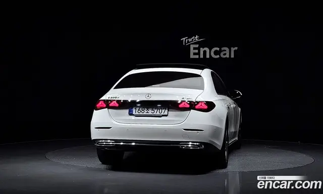 Mercedes-Benz E-Class 2024 2.0 автомат (гидро), миниатюра 4 Mercedes-Benz E-Class 2024 2.0 автомат (гидро), миниатюра 4