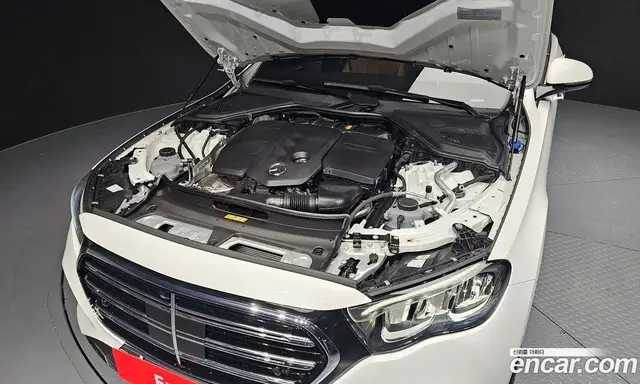 Mercedes-Benz E-Class 2024 2.0 автомат (гидро), миниатюра 6 Mercedes-Benz E-Class 2024 2.0 автомат (гидро), миниатюра 6