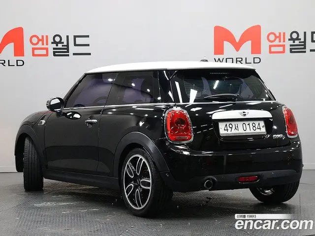 Mini Cooper 2014 1.5 автомат (гидро), миниатюра 3