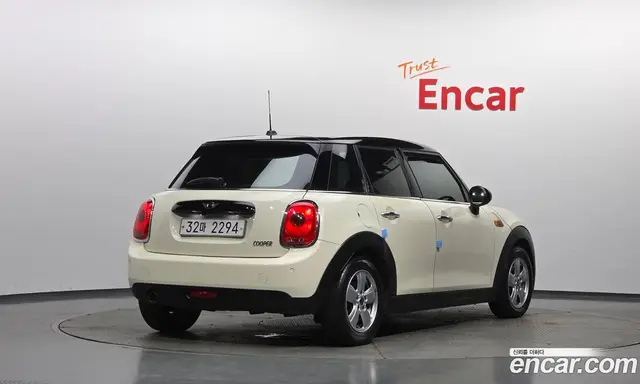 Mini Cooper 2015 1.5 автомат (гидро), миниатюра 2