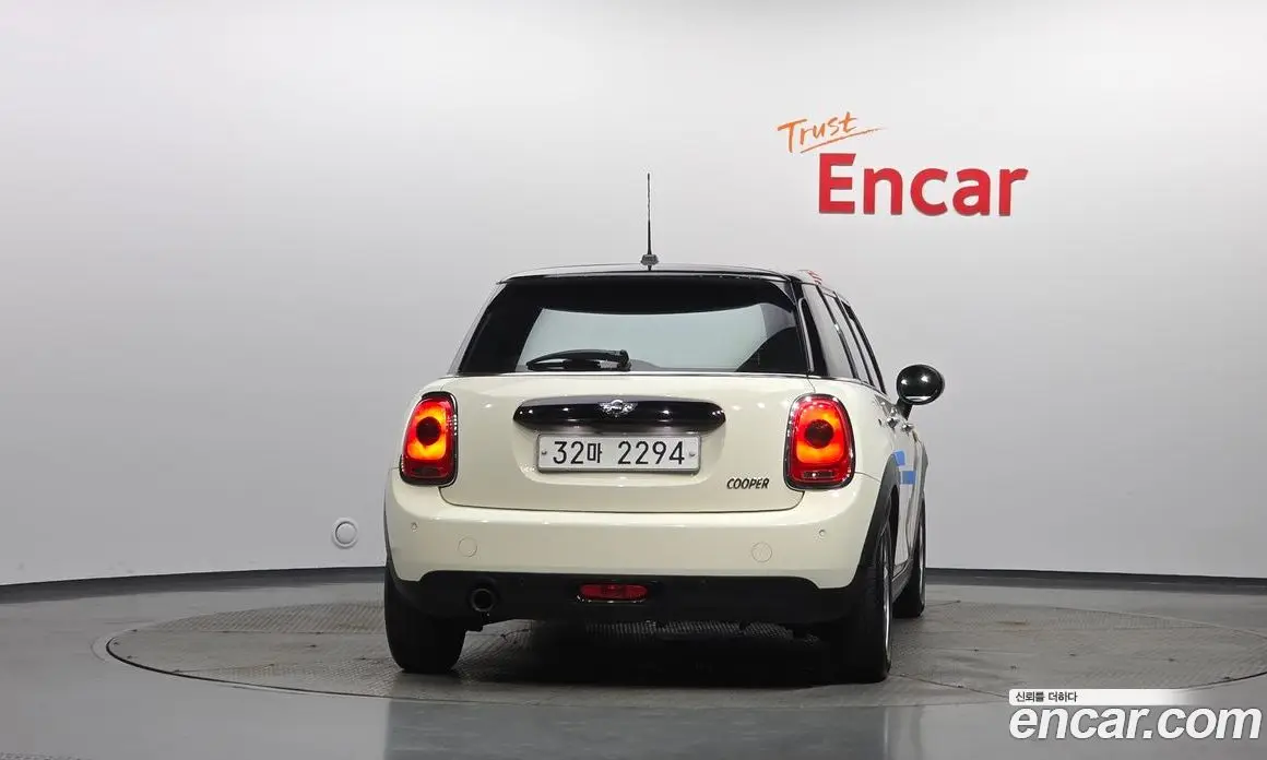 Mini Cooper 2015 1.5 автомат (гидро), фото 4
