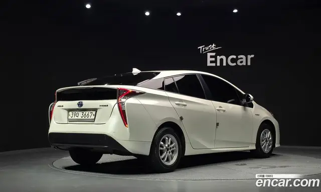 Toyota Prius 2017 1.8 автомат (гидро), миниатюра 2 Toyota Prius 2017 1.8 автомат (гидро), миниатюра 2