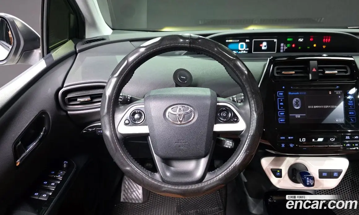Toyota Prius 2017 1.8 автомат (гидро), фото 13 Toyota Prius 2017 1.8 автомат (гидро), фото 13