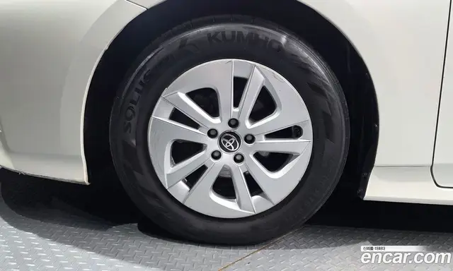 Toyota Prius 2017 1.8 автомат (гидро), миниатюра 5 Toyota Prius 2017 1.8 автомат (гидро), миниатюра 5