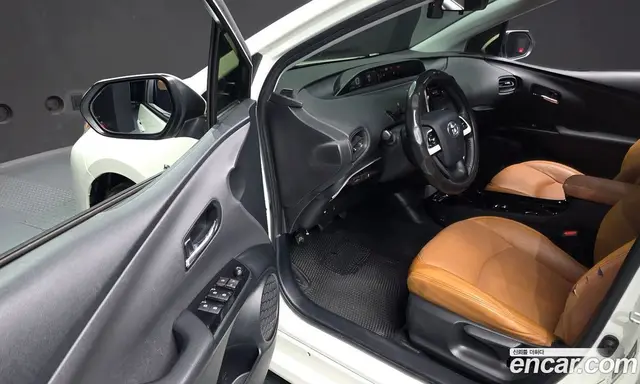 Toyota Prius 2017 1.8 автомат (гидро), миниатюра 10 Toyota Prius 2017 1.8 автомат (гидро), миниатюра 10