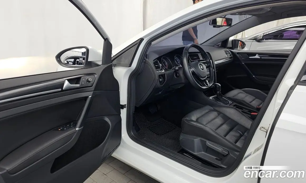Volkswagen Golf 2015 2.0 автомат (гидро), фото 10