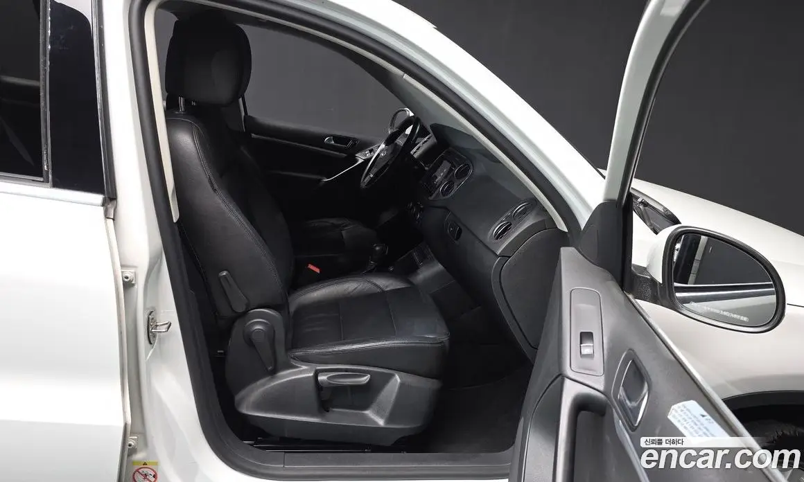 Volkswagen Tiguan 2014 2.0 автомат (гидро), фото 11 Volkswagen Tiguan 2014 2.0 автомат (гидро), фото 11