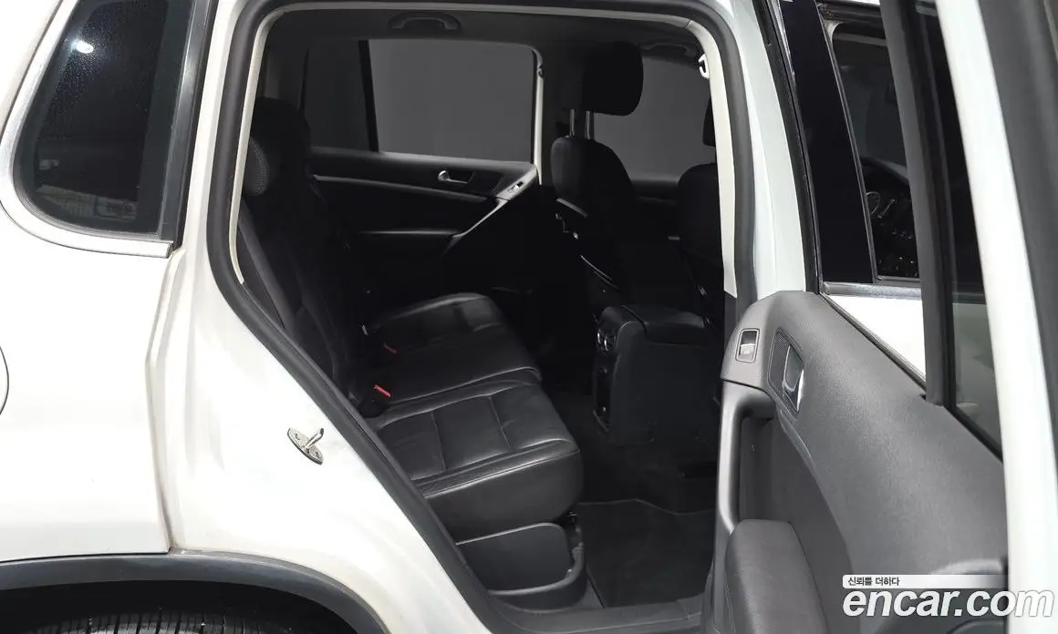 Volkswagen Tiguan 2014 2.0 автомат (гидро), фото 12 Volkswagen Tiguan 2014 2.0 автомат (гидро), фото 12