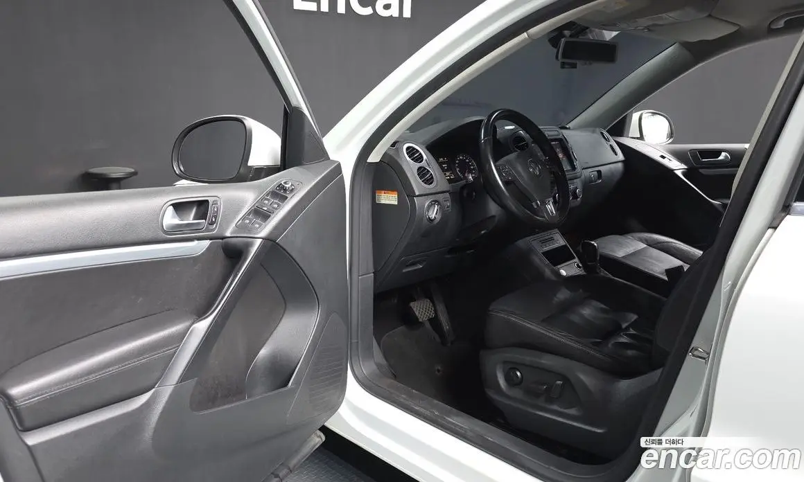 Volkswagen Tiguan 2014 2.0 автомат (гидро), фото 10 Volkswagen Tiguan 2014 2.0 автомат (гидро), фото 10