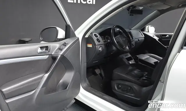 Volkswagen Tiguan 2014 2.0 автомат (гидро), миниатюра 10 Volkswagen Tiguan 2014 2.0 автомат (гидро), миниатюра 10