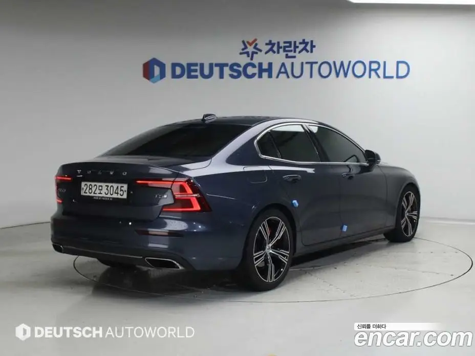 Volvo S60 2019 2.0 автомат (гидро), фото 2 Volvo S60 2019 2.0 автомат (гидро), фото 2