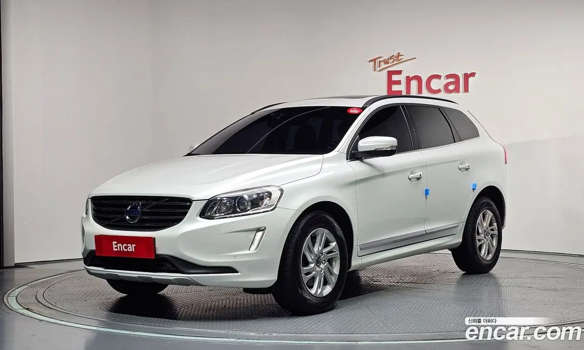 Volvo XC60 2015 2.0 автомат (гидро), фото 1 Volvo XC60 2015 2.0 автомат (гидро), фото 1