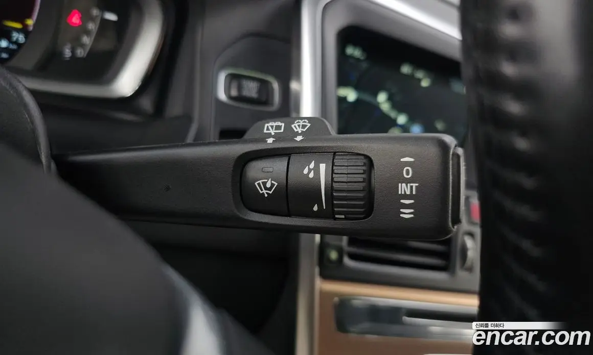 Volvo XC60 2015 2.0 автомат (гидро), фото 19 Volvo XC60 2015 2.0 автомат (гидро), фото 19