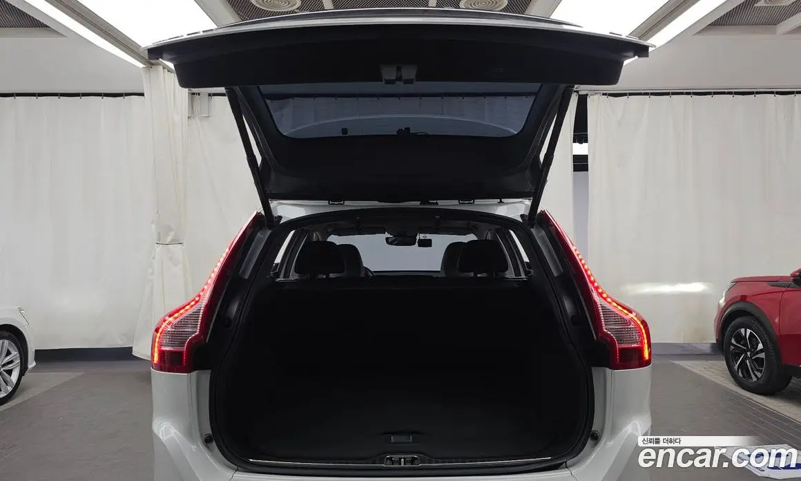 Volvo XC60 2015 2.0 автомат (гидро), фото 20 Volvo XC60 2015 2.0 автомат (гидро), фото 20