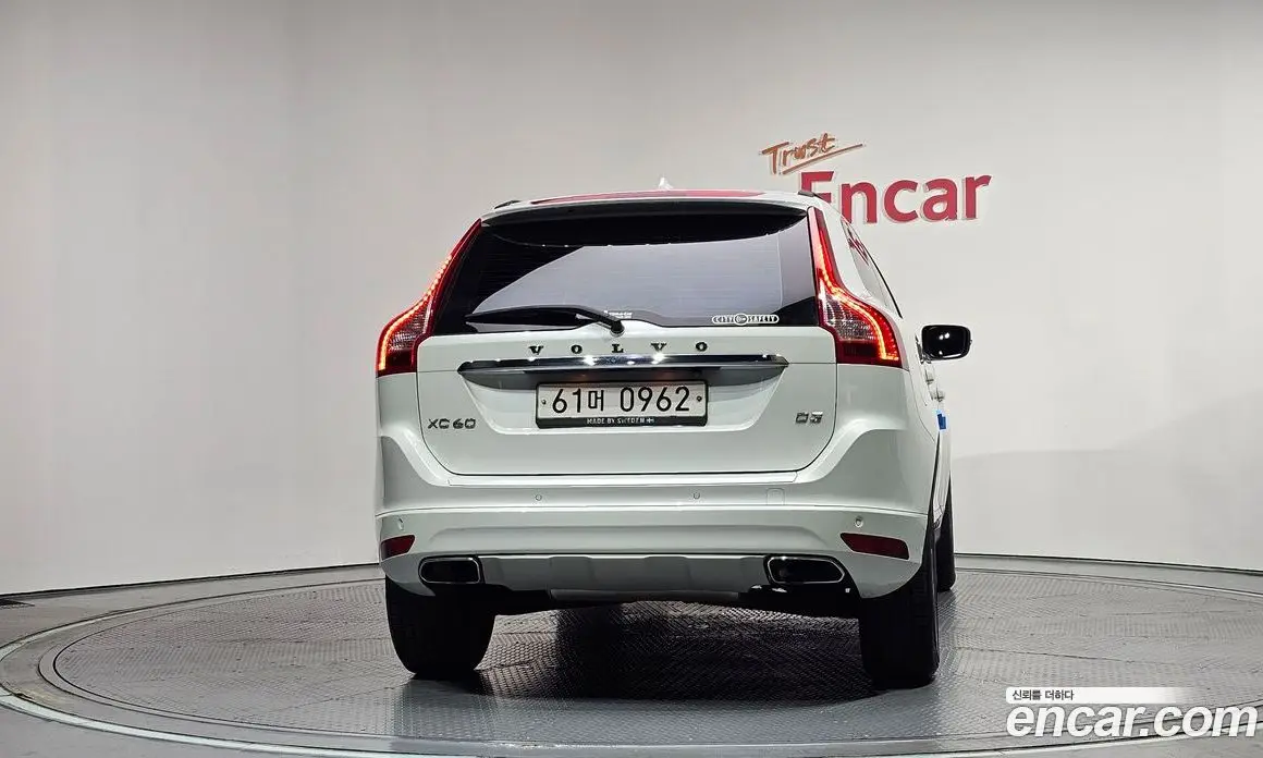 Volvo XC60 2015 2.0 автомат (гидро), фото 4 Volvo XC60 2015 2.0 автомат (гидро), фото 4