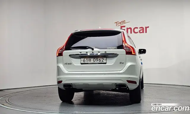 Volvo XC60 2015 2.0 автомат (гидро), миниатюра 4 Volvo XC60 2015 2.0 автомат (гидро), миниатюра 4