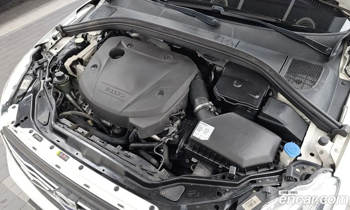 Volvo XC60 2015 2.0 автомат (гидро), фото 6 Volvo XC60 2015 2.0 автомат (гидро), фото 6