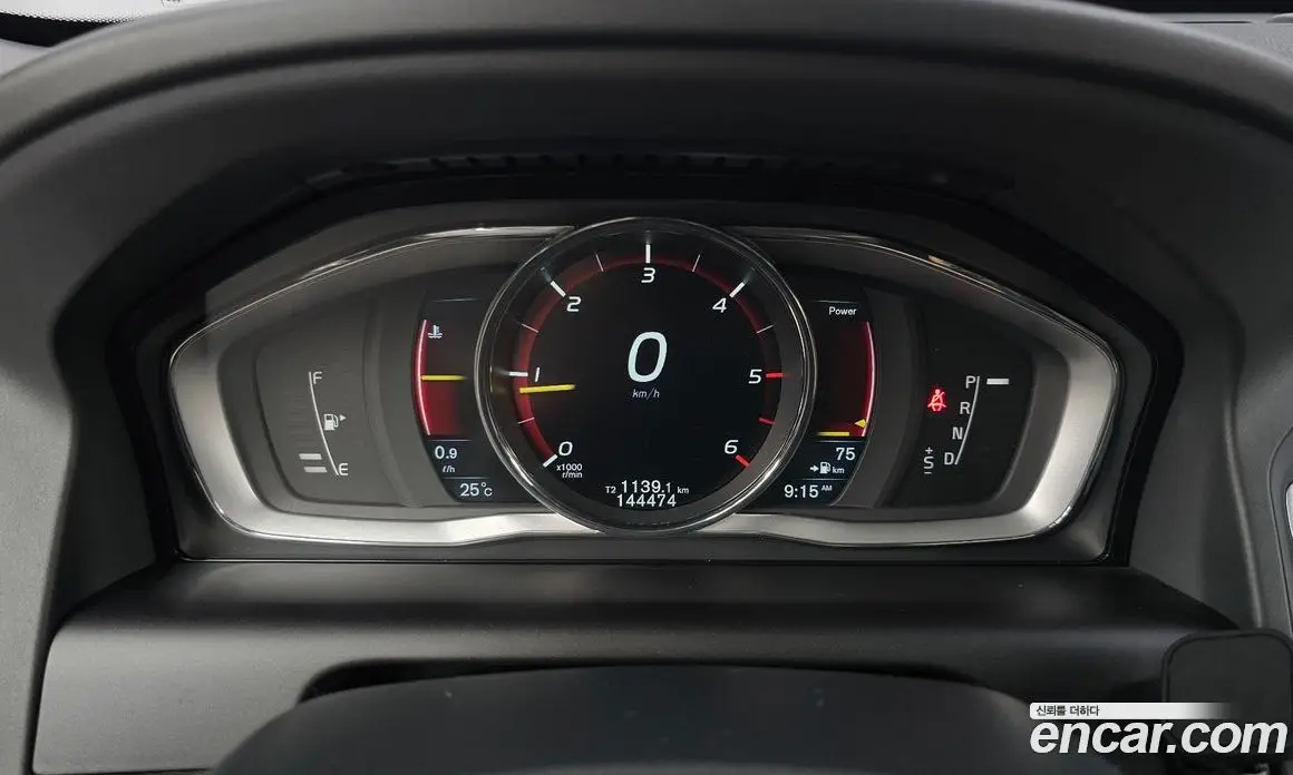 Volvo XC60 2015 2.0 автомат (гидро), фото 8 Volvo XC60 2015 2.0 автомат (гидро), фото 8
