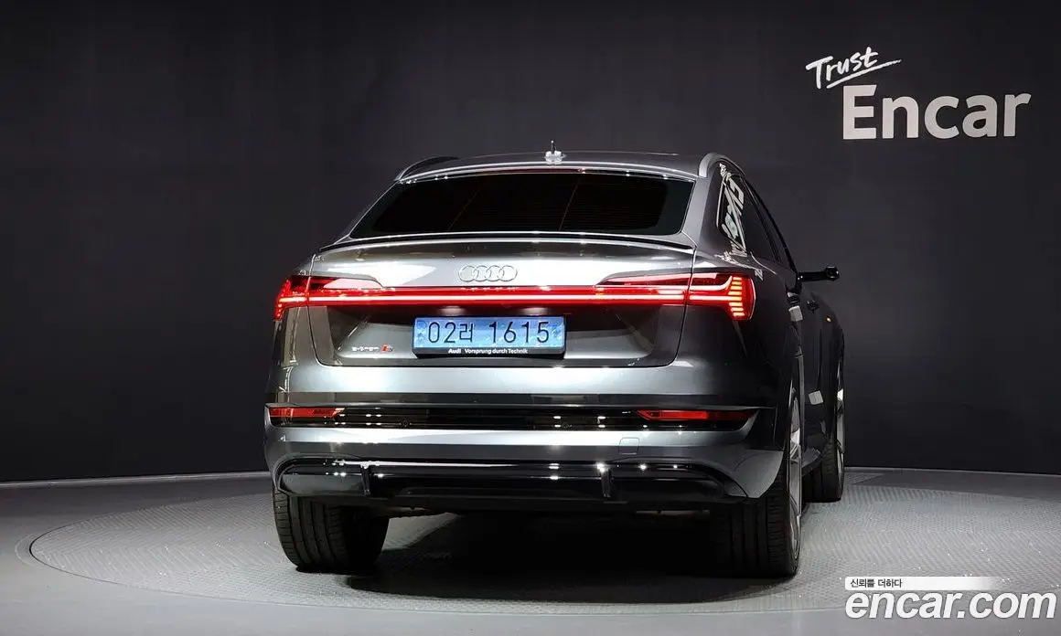 Audi e-tron 2023 0.2 автомат (гидро), фото 4