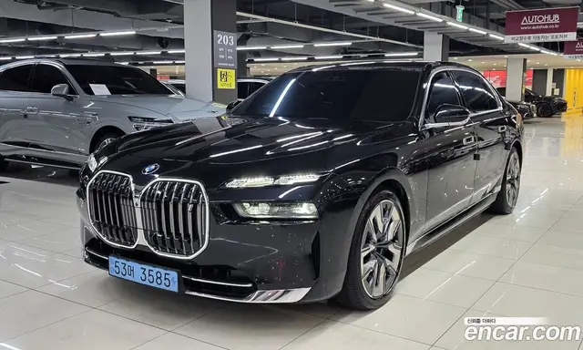 BMW i7, 2023, 87 960 км