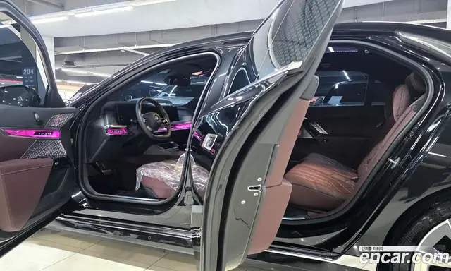 BMW i7 2023 0.3 автомат (гидро), миниатюра 8