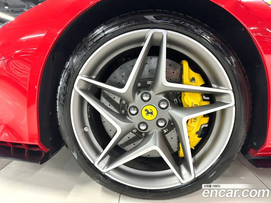 Ferrari F8 2021 3.9 автомат (гидро), фото 17 Ferrari F8 2021 3.9 автомат (гидро), фото 17