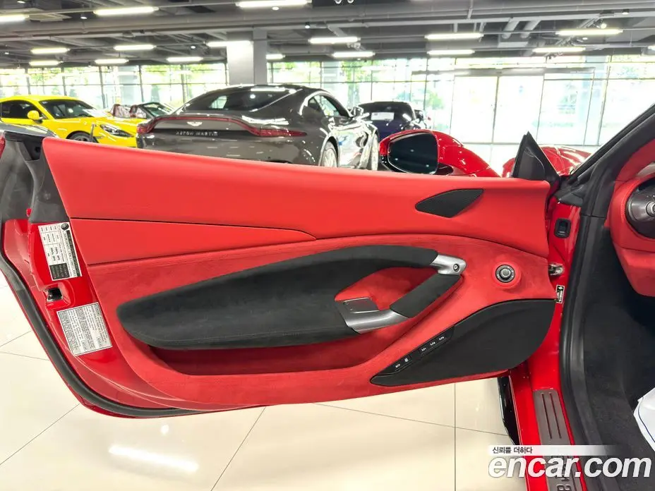 Ferrari F8 2021 3.9 автомат (гидро), фото 7 Ferrari F8 2021 3.9 автомат (гидро), фото 7