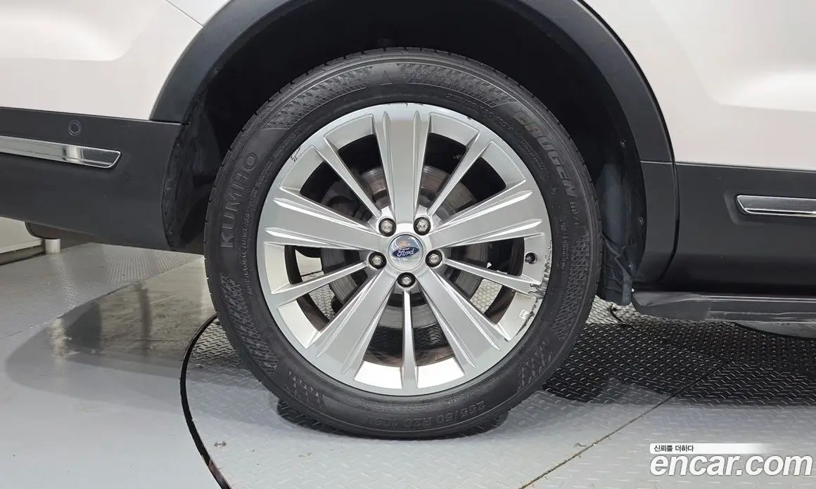 Ford Explorer 2018 2.3 автомат (гидро), фото 5
