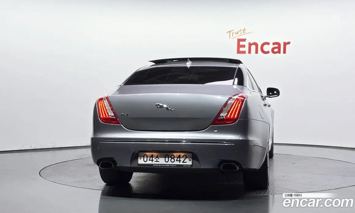 Jaguar XJ 2014 2.0 автомат (гидро), фото 4 Jaguar XJ 2014 2.0 автомат (гидро), фото 4