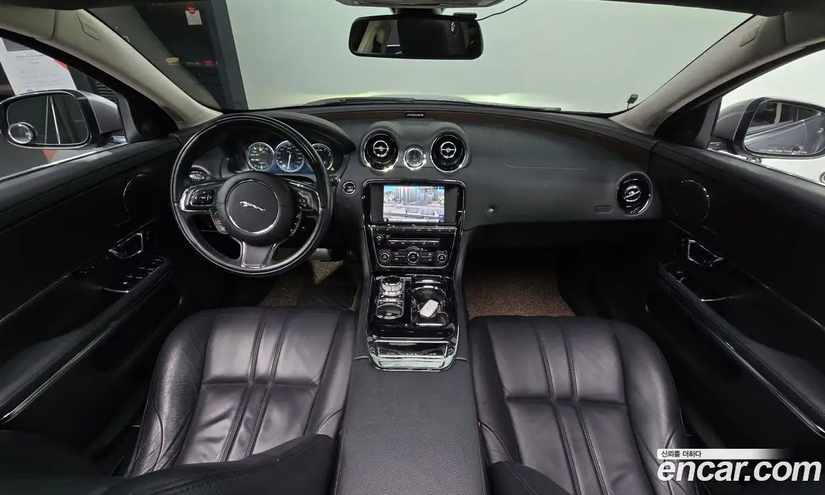 Jaguar XJ 2014 2.0 автомат (гидро), фото 7 Jaguar XJ 2014 2.0 автомат (гидро), фото 7