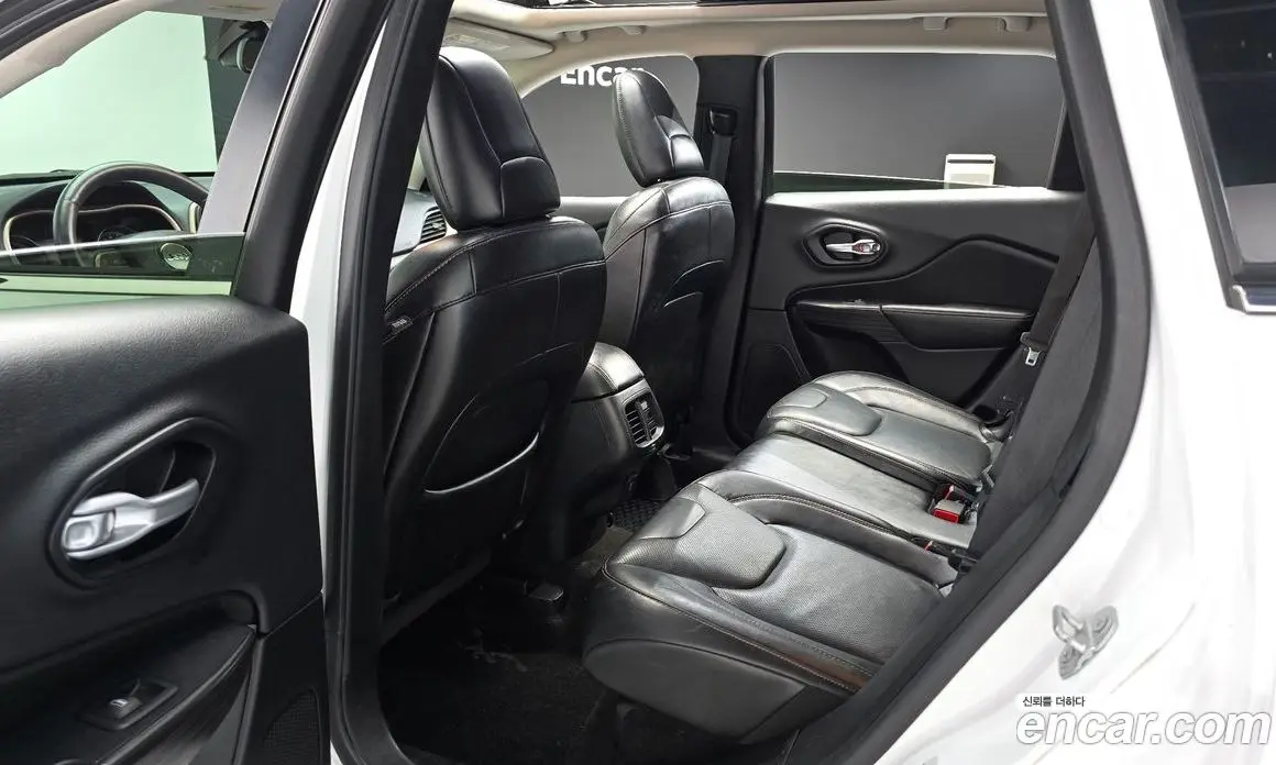 Jeep Cherokee 2015 2.0 автомат (гидро), фото 11 Jeep Cherokee 2015 2.0 автомат (гидро), фото 11