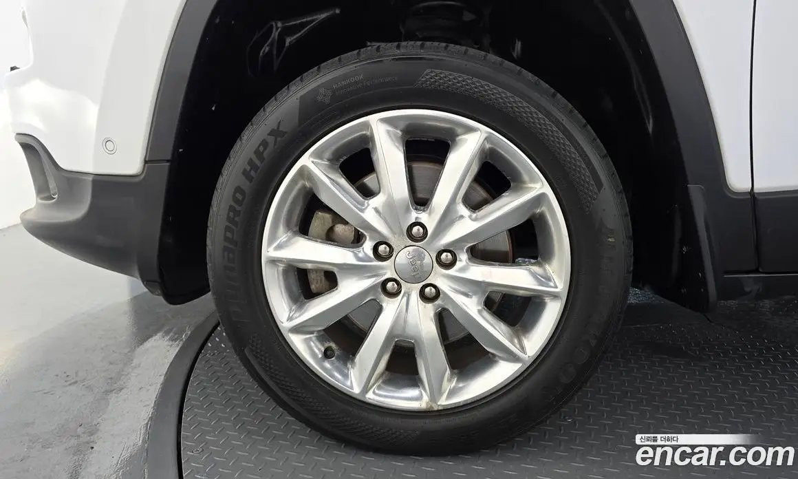 Jeep Cherokee 2015 2.0 автомат (гидро), фото 5 Jeep Cherokee 2015 2.0 автомат (гидро), фото 5