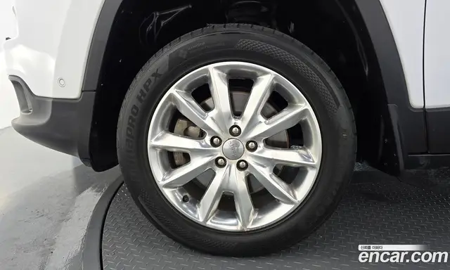 Jeep Cherokee 2015 2.0 автомат (гидро), миниатюра 5 Jeep Cherokee 2015 2.0 автомат (гидро), миниатюра 5