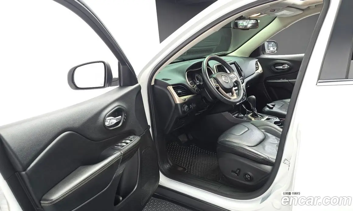 Jeep Cherokee 2015 2.0 автомат (гидро), фото 10 Jeep Cherokee 2015 2.0 автомат (гидро), фото 10