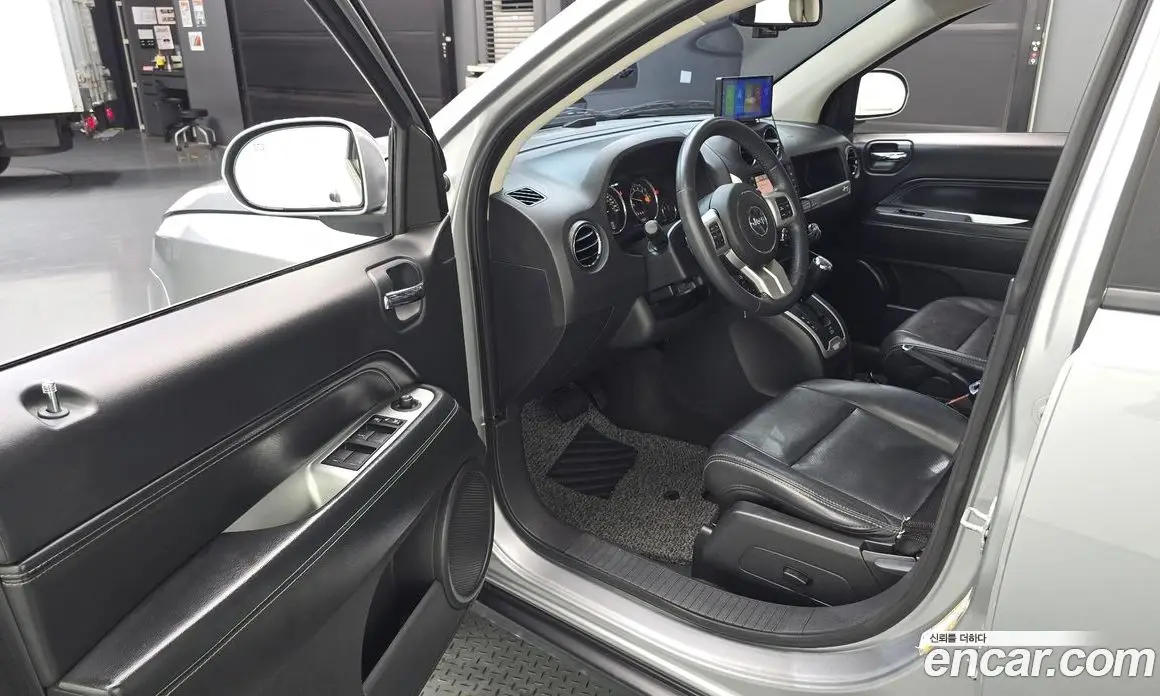 Jeep Compass 2014 2.4 автомат (гидро), фото 10 Jeep Compass 2014 2.4 автомат (гидро), фото 10