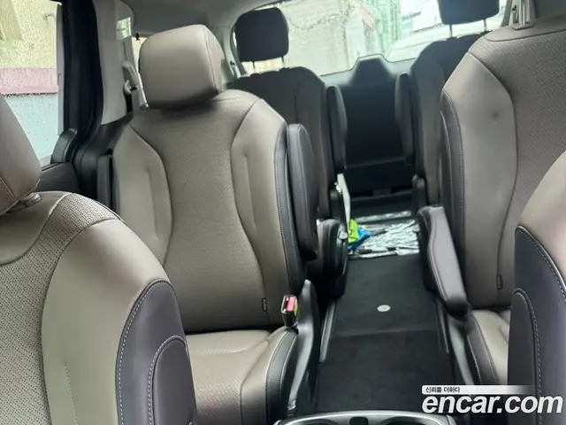 Kia Carnival 2026 1.6 автомат (гидро), миниатюра 5