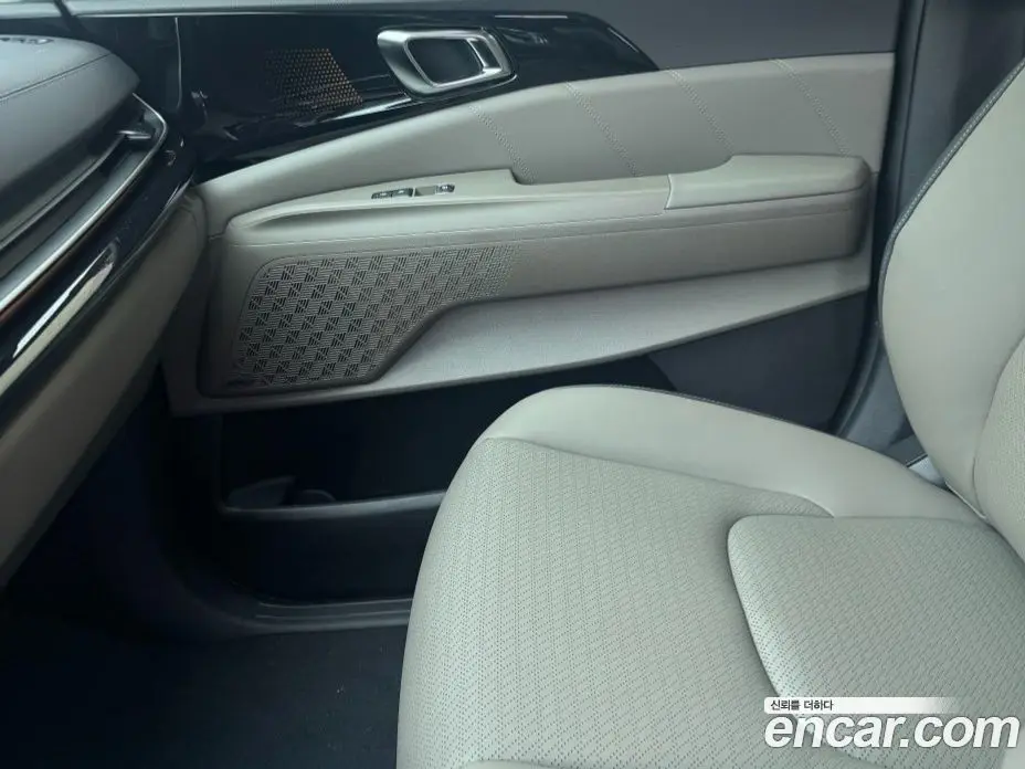 Kia Carnival 2026 1.6 автомат (гидро), фото 6