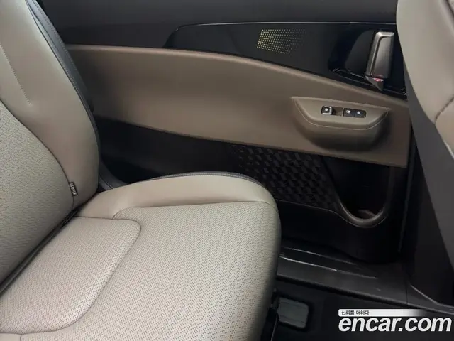 Kia Carnival 2026 1.6 автомат (гидро), миниатюра 10