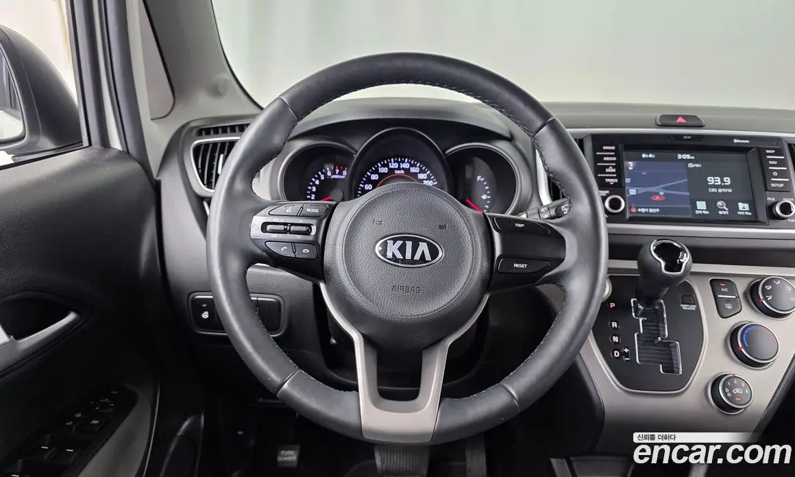 Kia Ray 2018 1.0 автомат (гидро), фото 13