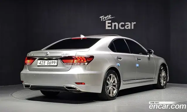 Lexus LS 2016 4.6 автомат (гидро), миниатюра 2