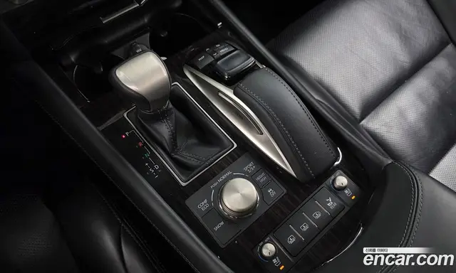 Lexus LS 2016 4.6 автомат (гидро), миниатюра 9
