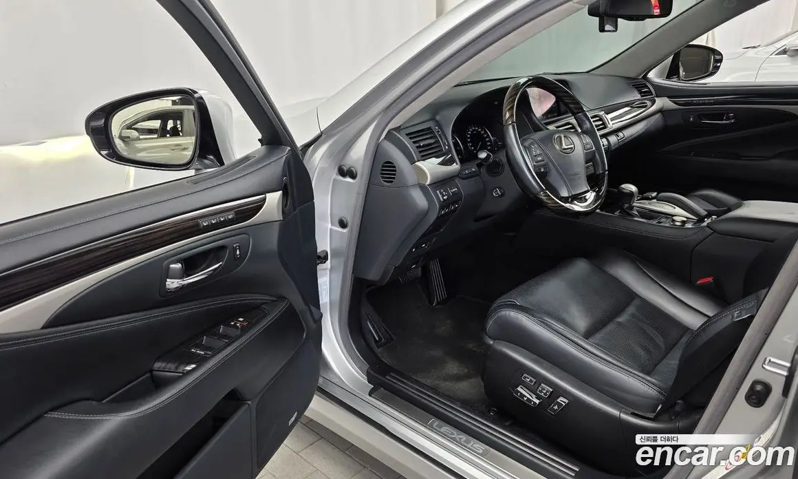 Lexus LS 2016 4.6 автомат (гидро), фото 10