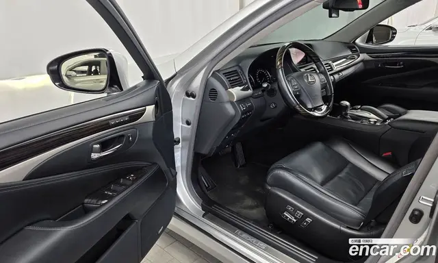 Lexus LS 2016 4.6 автомат (гидро), миниатюра 10