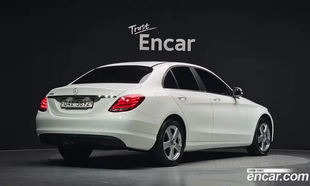Mercedes-Benz C-Class 2017 2.0 автомат (гидро), миниатюра 2 Mercedes-Benz C-Class 2017 2.0 автомат (гидро), миниатюра 2