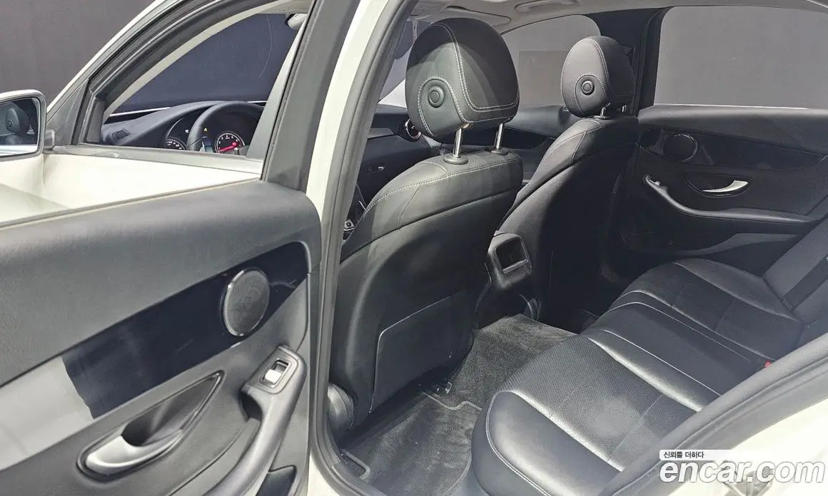 Mercedes-Benz C-Class 2017 2.0 автомат (гидро), фото 18 Mercedes-Benz C-Class 2017 2.0 автомат (гидро), фото 18