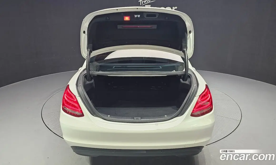 Mercedes-Benz C-Class 2017 2.0 автомат (гидро), фото 20 Mercedes-Benz C-Class 2017 2.0 автомат (гидро), фото 20