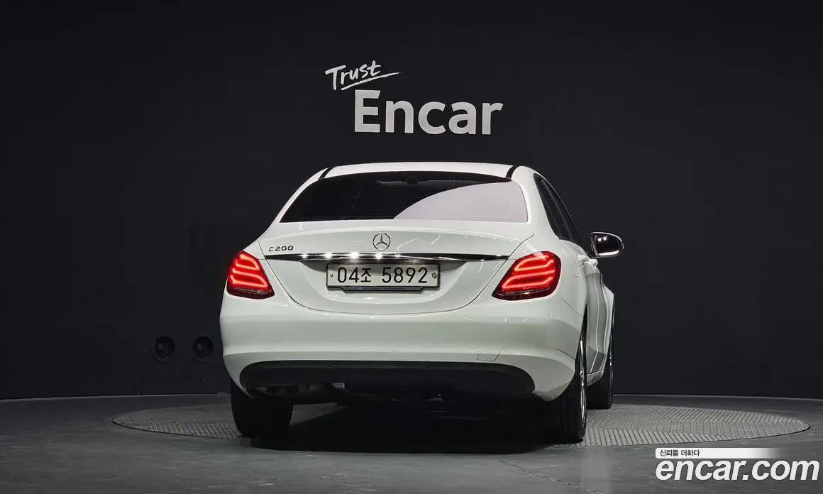 Mercedes-Benz C-Class 2017 2.0 автомат (гидро), фото 4 Mercedes-Benz C-Class 2017 2.0 автомат (гидро), фото 4